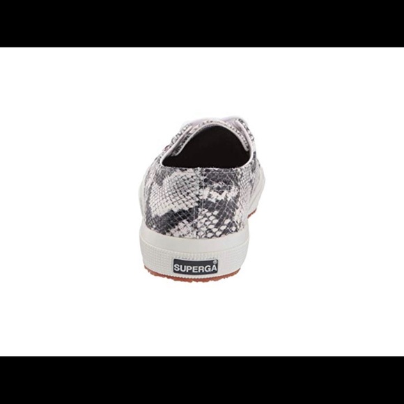 Shoes - Picture 5 of 9